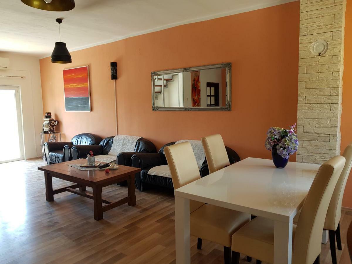 שיבניק Holiday House "Villa Flora" מראה חיצוני תמונה