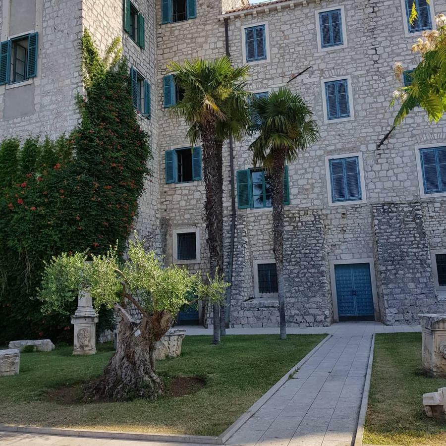 שיבניק Holiday House "Villa Flora" מראה חיצוני תמונה