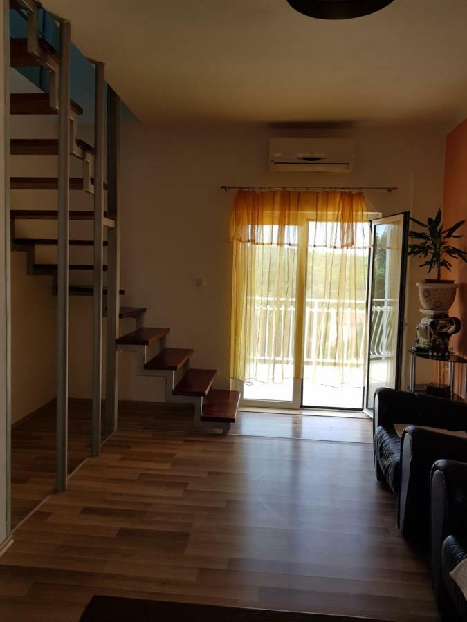 שיבניק Holiday House "Villa Flora" מראה חיצוני תמונה