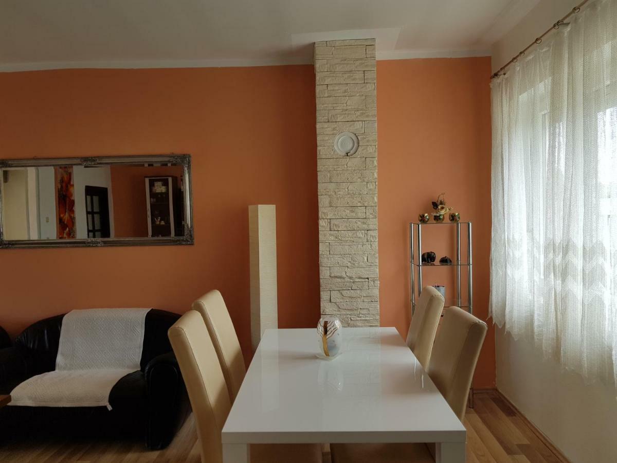 שיבניק Holiday House "Villa Flora" מראה חיצוני תמונה
