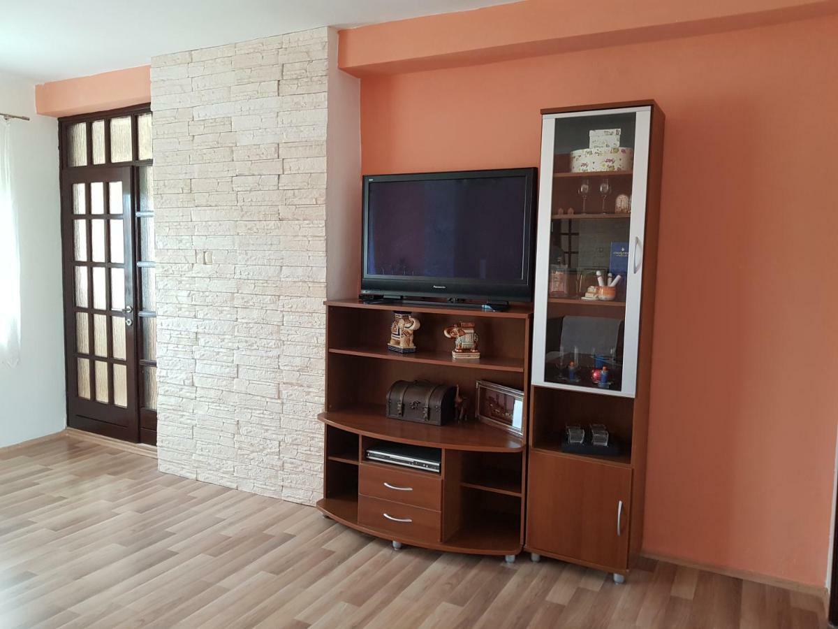 שיבניק Holiday House "Villa Flora" מראה חיצוני תמונה