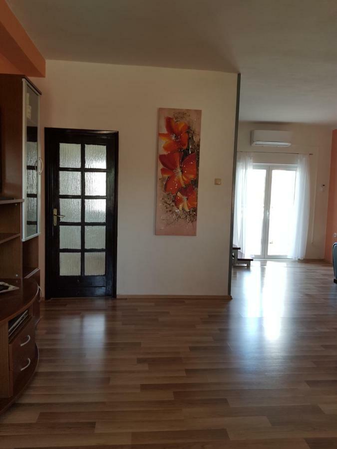 שיבניק Holiday House "Villa Flora" מראה חיצוני תמונה
