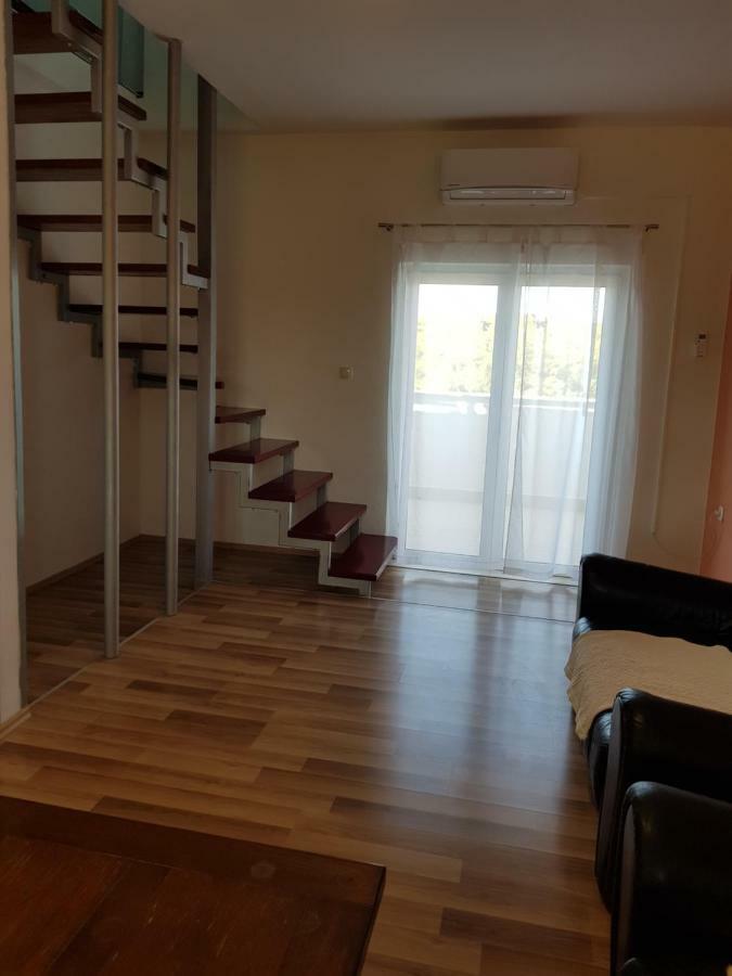 שיבניק Holiday House "Villa Flora" מראה חיצוני תמונה