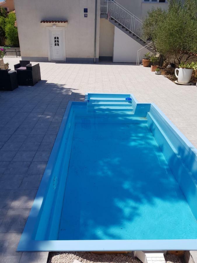 שיבניק Holiday House "Villa Flora" מראה חיצוני תמונה