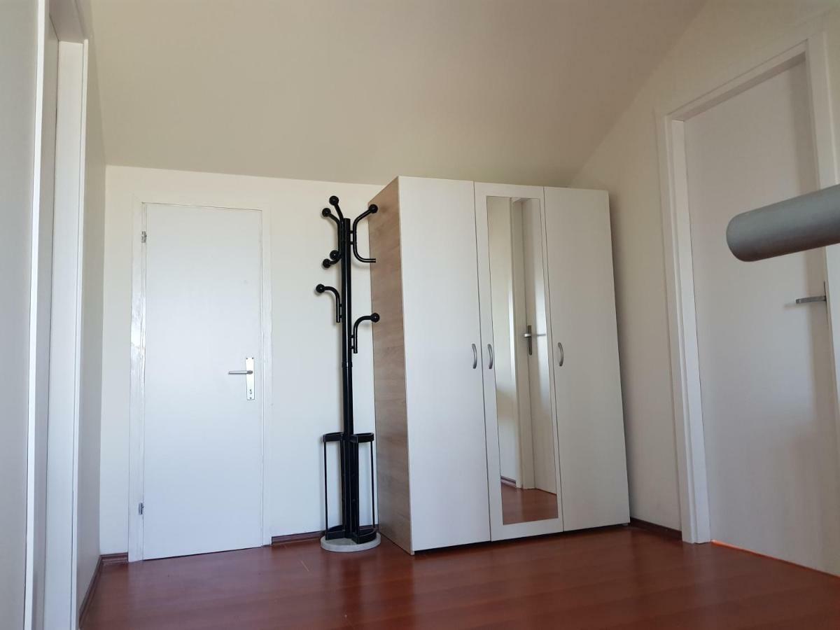 שיבניק Holiday House "Villa Flora" מראה חיצוני תמונה