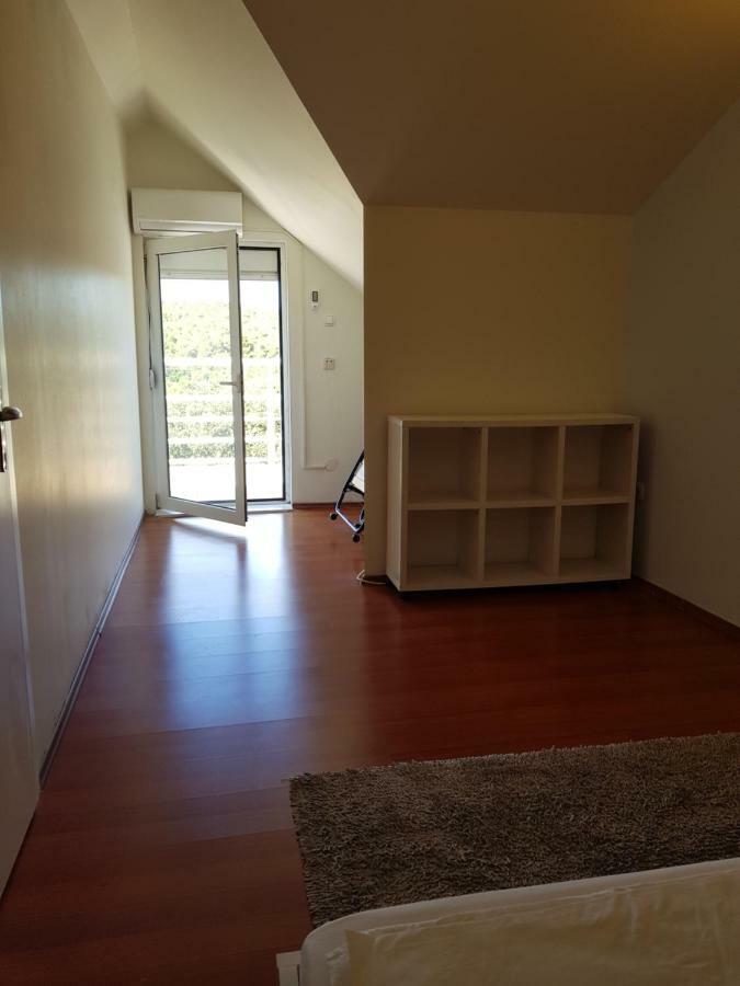 שיבניק Holiday House "Villa Flora" מראה חיצוני תמונה